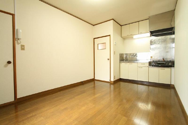 Living and room. Key money is not required in the initial cost suppressed eyes