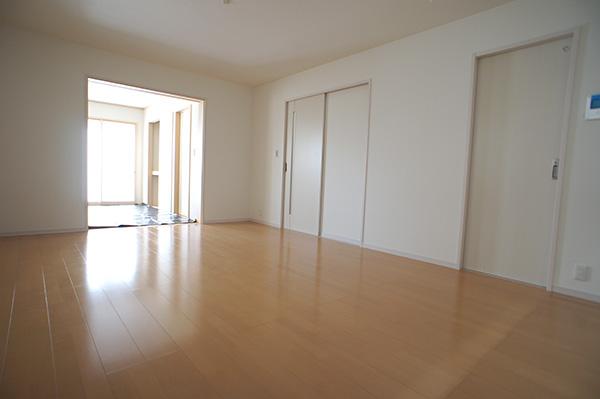 Living. Conversation of your family is lively, Open-minded LDK Indoor (12 May 2013) Shooting Building 2