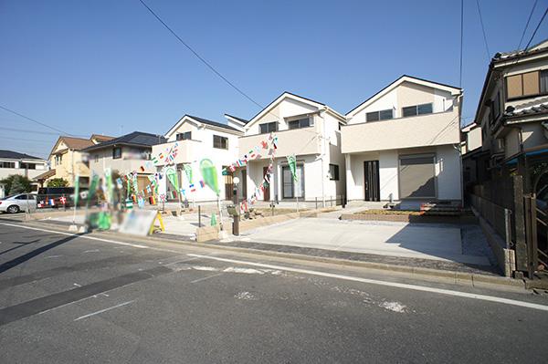 Local photos, including front road. Local (12 May 2013) Shooting