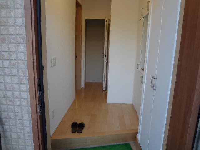 Entrance. 8 Building (November 2013) Shooting