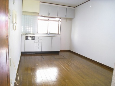 Living and room. You can have windows ventilation to dining