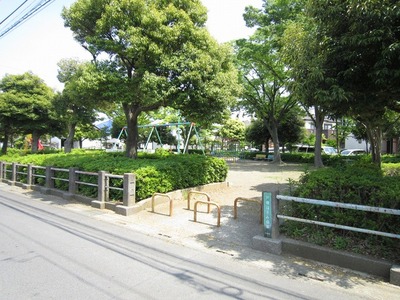 park. 10m to Totsuka scissors park (park)