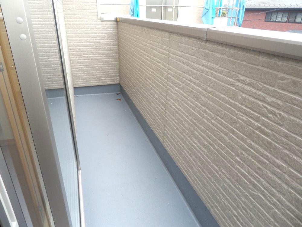 Balcony. Local (11 May 2013) Shooting A Building