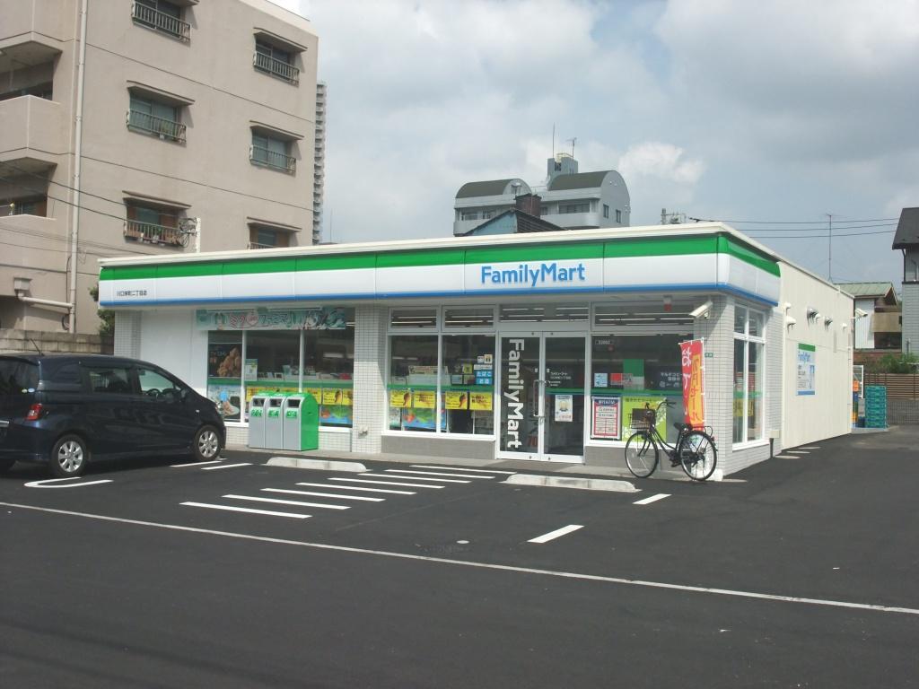 Convenience store. 160m to Family Mart (convenience store)