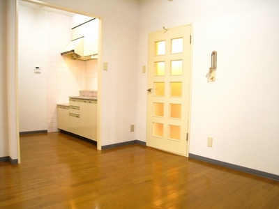 Kitchen. If the bulkhead. In the semi-independent type kitchen goodwill, etc., Even if there is a sudden visit