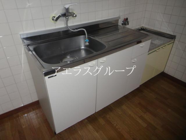 Kitchen. Cooking Easy wide work space