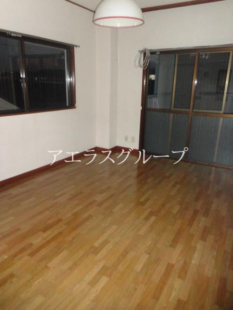 Living and room. Bright beautiful Western-style.