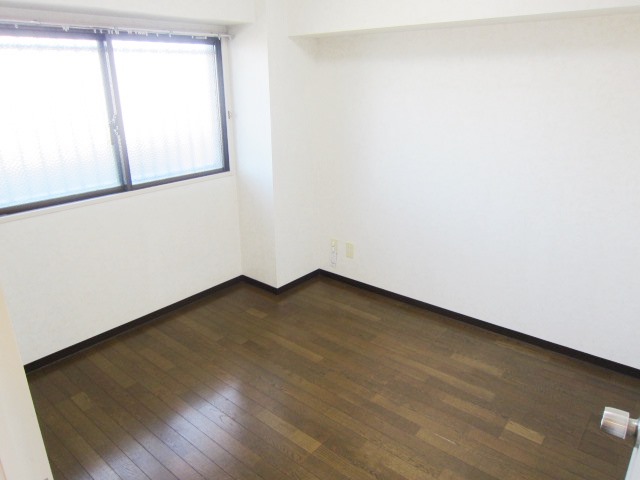 Living and room. Cleaning good