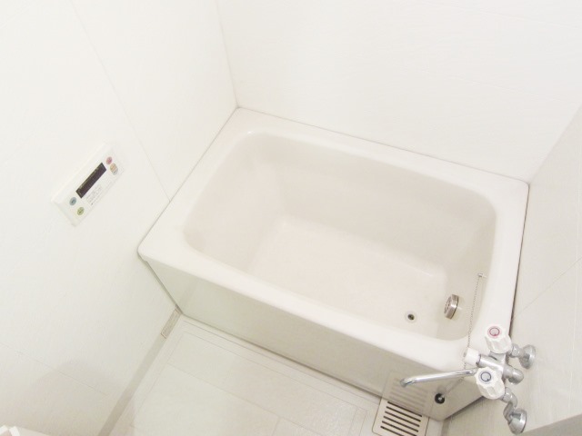 Bath. With bathroom Reheating function