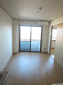 Living and room. DK7.8 Pledge ・ Air-conditioned