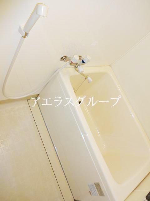 Bath. Please heal the fatigue of the day with a Reheating function of the bath