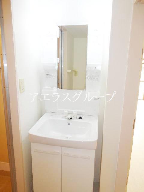 Washroom. Morning of dressing also smooth in a separate wash basin