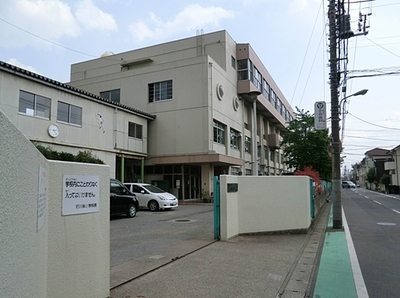 Primary school. Maekawa Higashi elementary school (elementary school) up to 400m