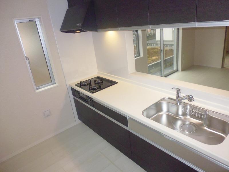 Kitchen. Indoor (12 May 2013) Shooting