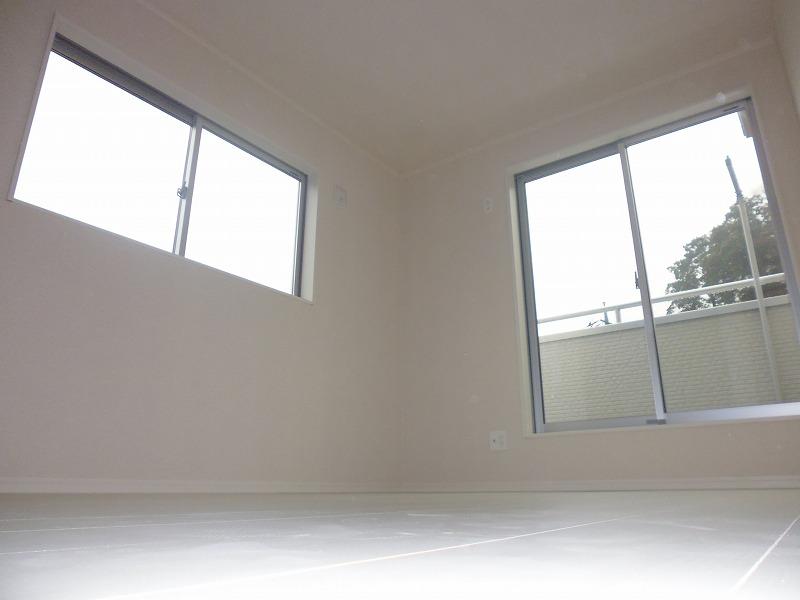 Non-living room. Indoor (12 May 2013) Shooting