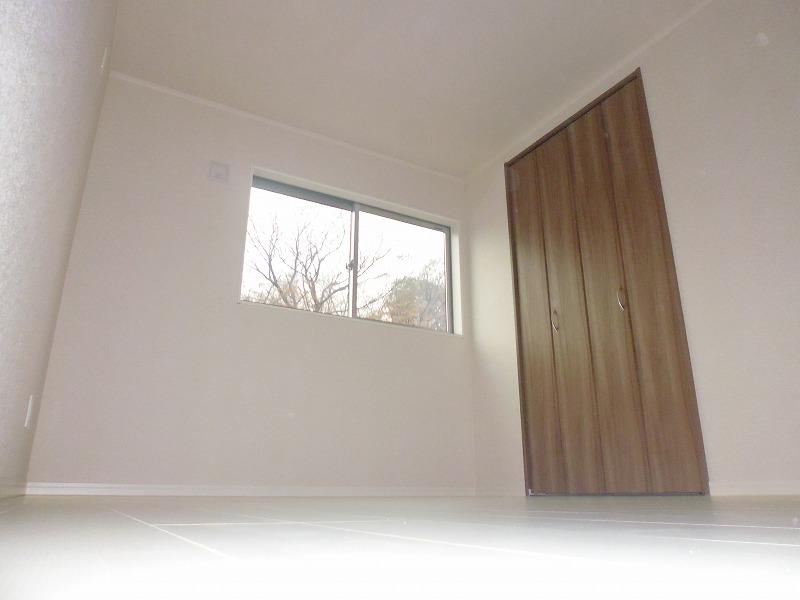 Non-living room. Indoor (12 May 2013) Shooting