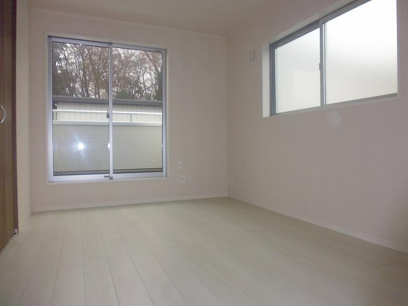 Non-living room. Indoor (12 May 2013) Shooting