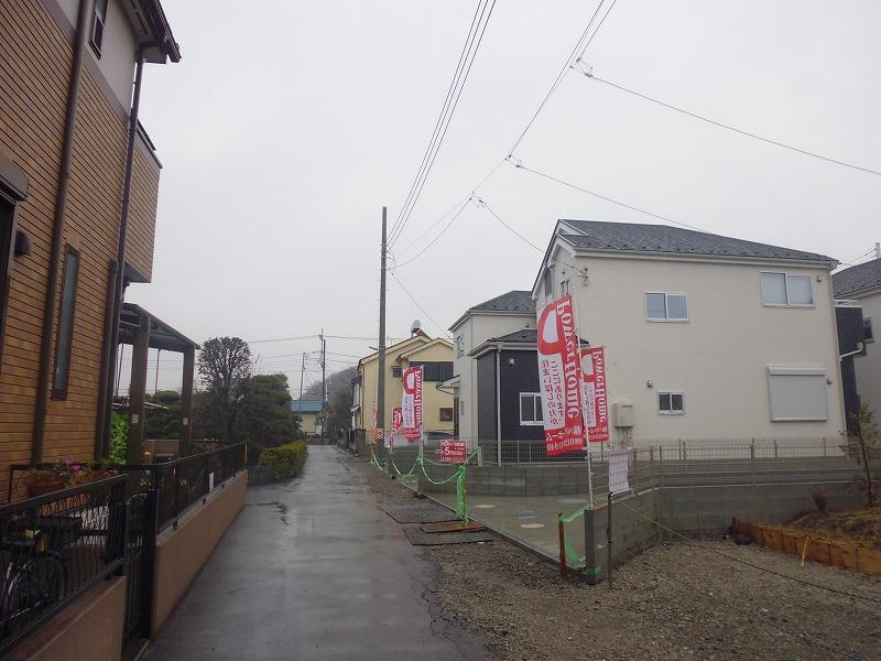 Local photos, including front road. Local (12 May 2013) Shooting