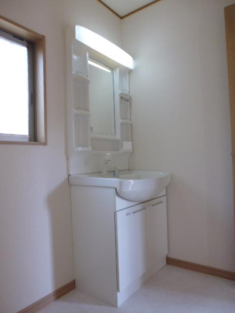 Wash basin, toilet. Indoor (10 May 2013) Shooting