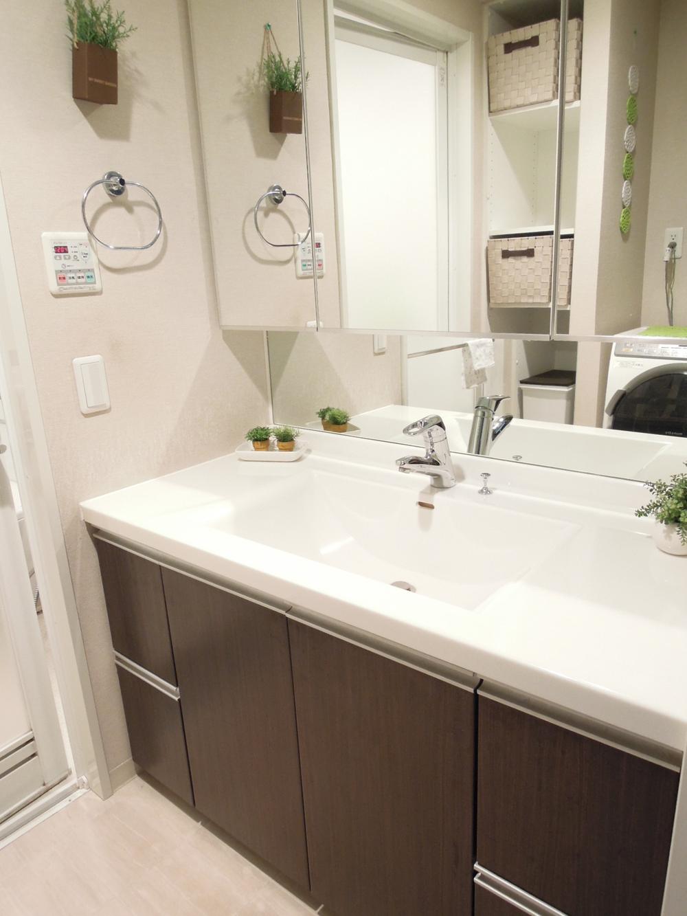 Wash basin, toilet. Vanity (December 2013) Shooting