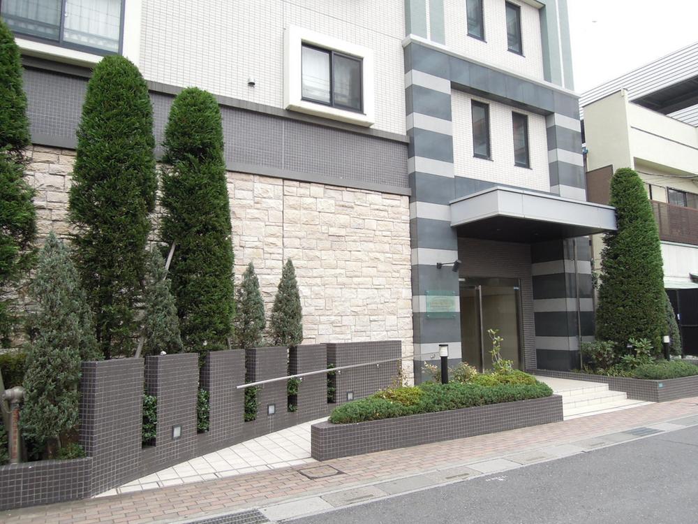 Local appearance photo. Mansion entrance (December 2013) Shooting
