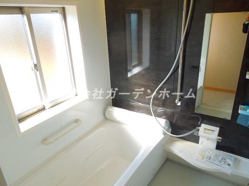 Bathroom. An 8-minute walk station ・ Popular Higashikawaguchi, In day the peace of mind a lifetime shopping facility conveniently located all room 6 quires more stylish atrium of enhancement is very attractive on the same day you visit Allowed south road