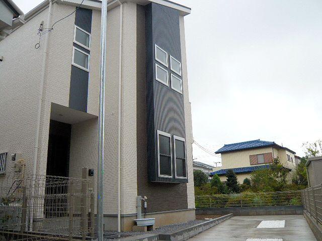 Local appearance photo. Land 53.9 square meters Building 109.15 sq m It is a little bigger