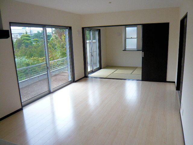 Living. 22.5 Pledge in the living room and a Japanese-style room!