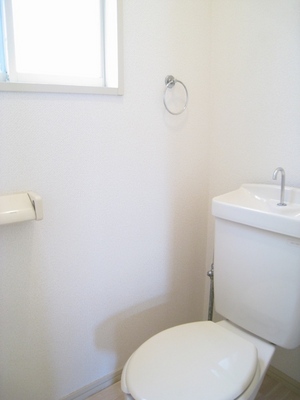 Toilet.  ☆ Breathability with a window ◎ ☆