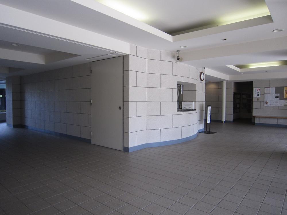 Entrance. Common areas