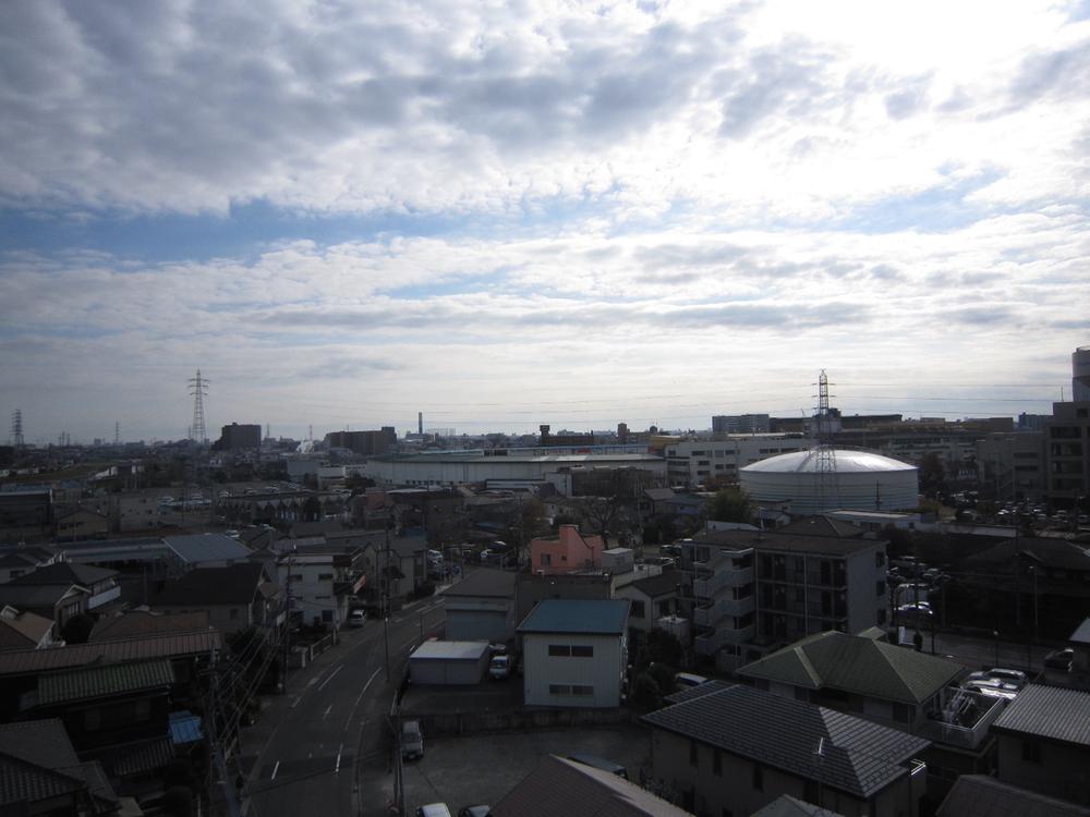 View photos from the dwelling unit. View from the site (December 2013) Shooting
