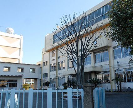Primary school. Kawaguchi City in December Field Elementary School (s Sivas Elementary School) 430m to (elementary school)