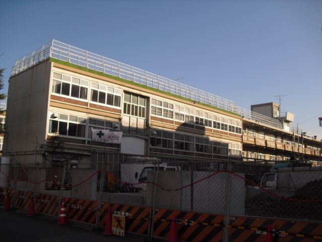 Primary school. Municipal Hon 600m up to elementary school (elementary school)