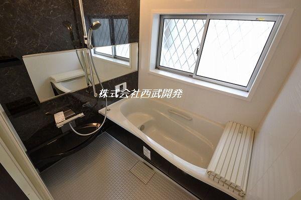 Bathroom. Indoor (12 May 2013) Shooting