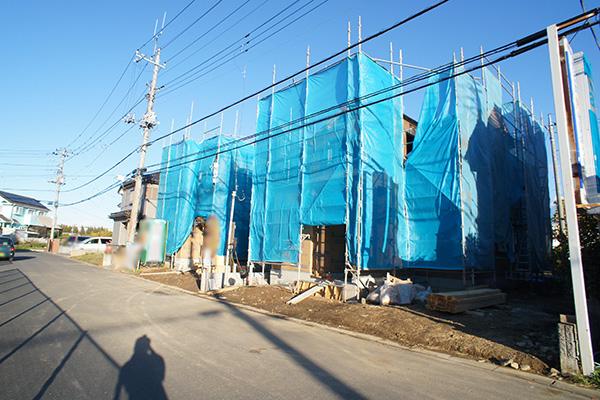 Local photos, including front road. Local (12 May 2013) Shooting