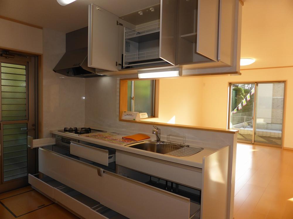 Kitchen. 2013.10.28 shooting. Storage enhancement, Cooking is a breeze of 3-burner stove in the kitchen.