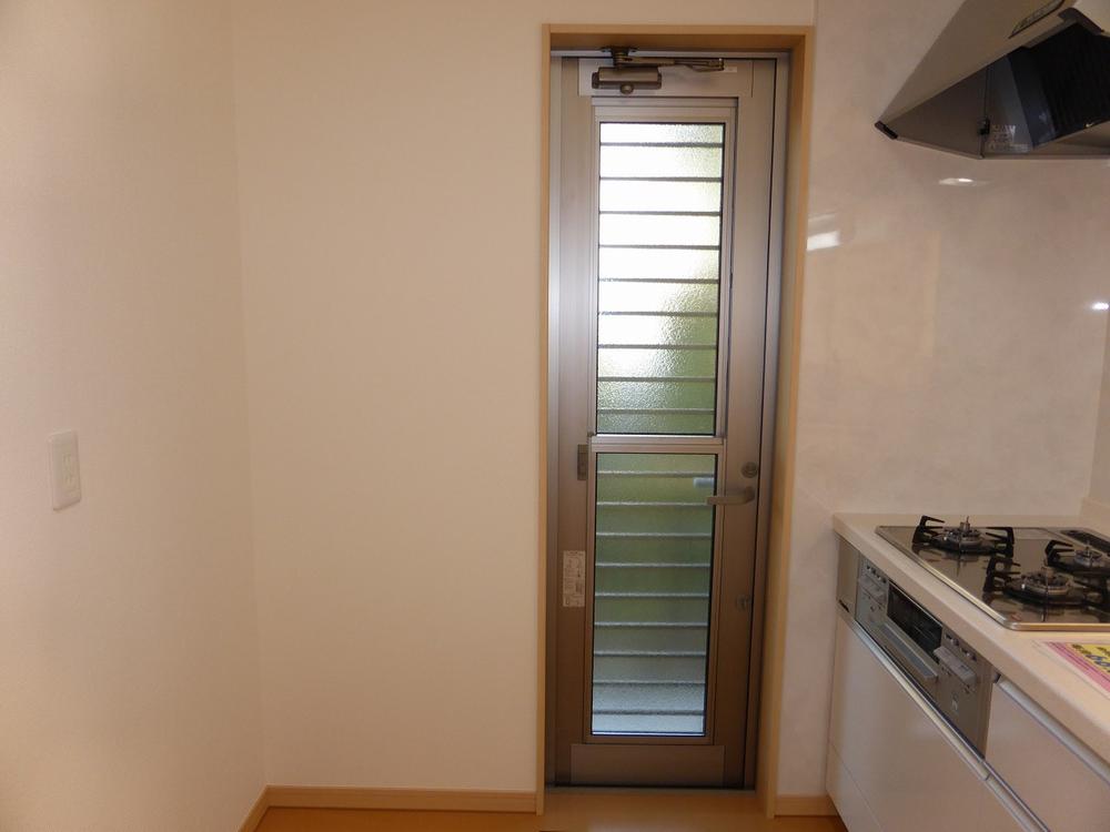 Other. 2013.10.28 shooting. Convenient back door