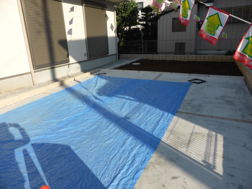 Parking lot. 2013.10.28 shooting. Car space two possible