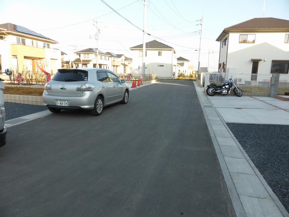 Local photos, including front road. 2013.10.28 shooting. Local front road