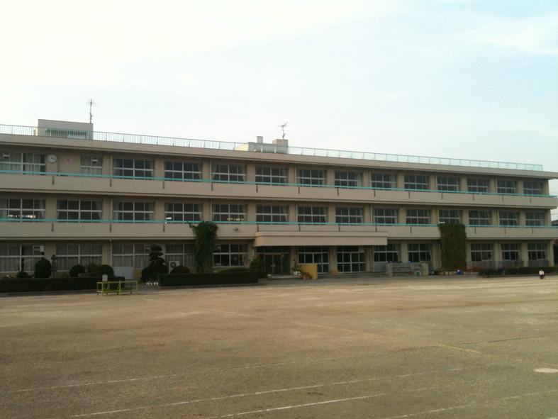 Primary school. Kisai to elementary school 1030m Elementary school, which is also carried out, such as class of electronic blackboard as a model school of the Ministry of Education