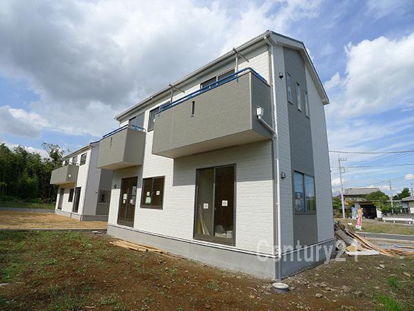 Local appearance photo. Building 2