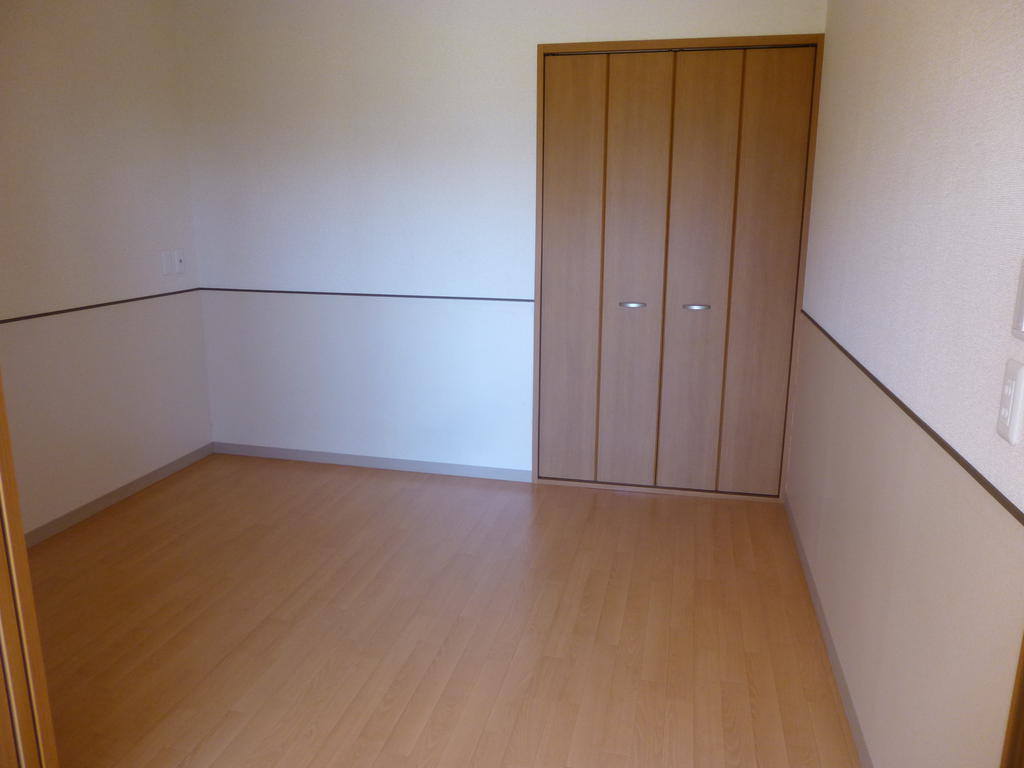 Other room space. Western-style 5.1 Pledge