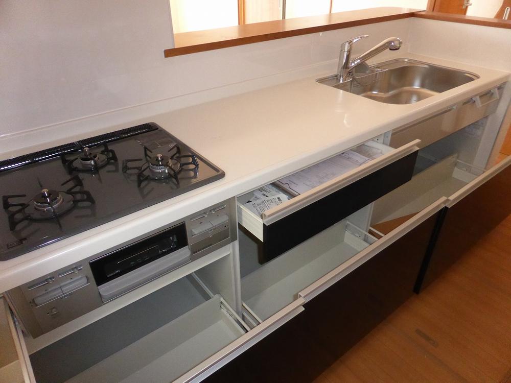 Kitchen. Storage enhancement of kitchen