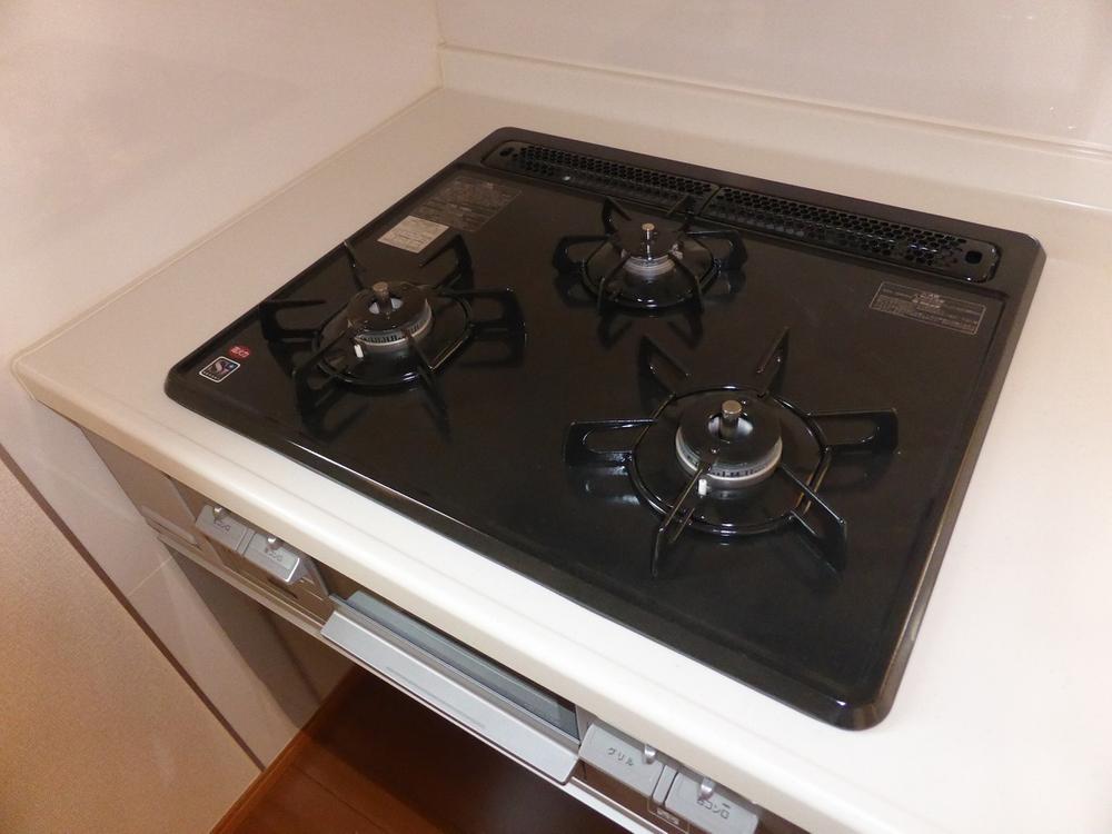 Living. 2013.9.2 shooting. Cooking Easy 3-burner stove.