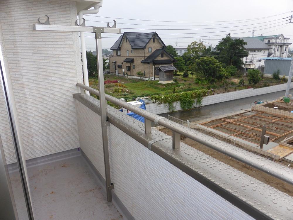 Balcony. 2013.10.29 shooting. South-facing balcony