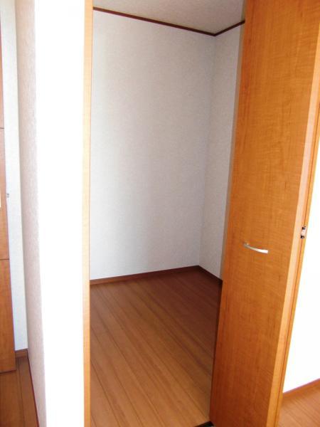 Receipt. Closet about 2 Pledge in the Western-style