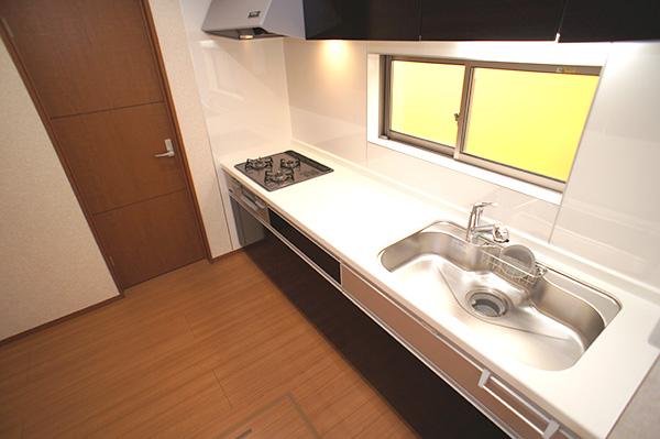 Kitchen. Ventilation is good bright kitchen Indoor (10 May 2013) Shooting 1 Building