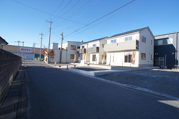 Local photos, including front road. Local (11 May 2013) Shooting 