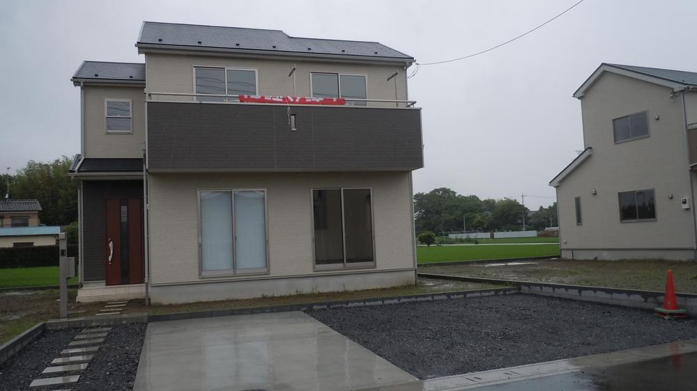 Same specifications photos (appearance). ( Building) same specification