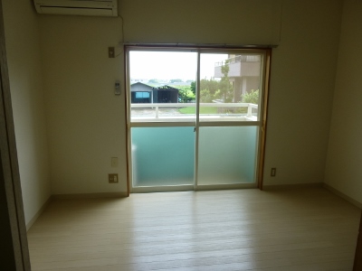 Living and room. Western-style 6 Pledge